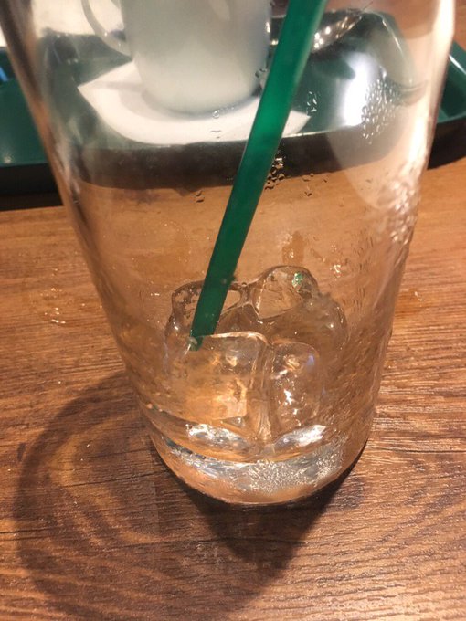 歩いて暑くて一気に飲み干したら、マネージャーが走ってもう一杯おかわり買ってきてくれたw https://t.co/maVTHULynu