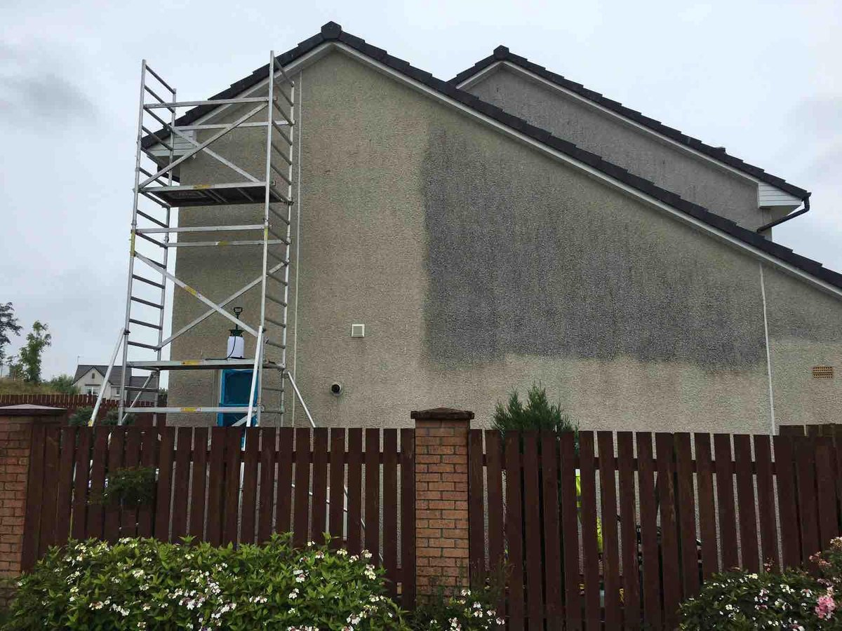 Transform_YP's tweet image. Impregnation sealant HydroPro10 applied to roughcast property after specialist deep clean. #Transform #Roughcast