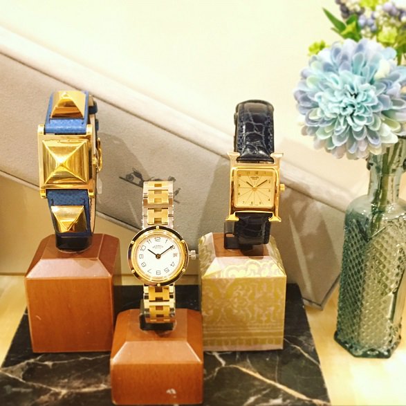 08510851's tweet photo. 【ルミネ1 1F HIROB】HIROBではたくさんのVintage HERMESを取り揃えております+*コーディネートのアクセントになるMedorやオフィスにもバッチリClipperやHウォッチなど…ぜひご来店お待ちしております♪ https://t.co/lCqAB6fpS7