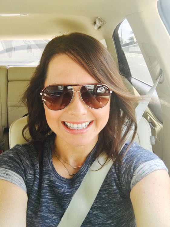 raelynnghosh's tweet photo. Off to work I go, but first, let me take a quick #selfie! #worklife https://t.co/9m64bNmOtz