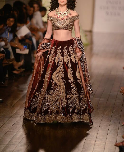 IndianCouturee's tweet photo. Manav Gangwani at India Couture Week 2016 https://t.co/vHQtN27wBP