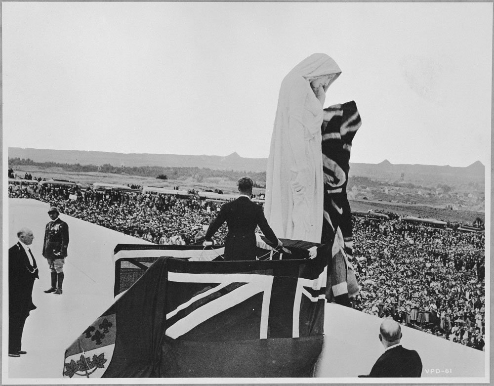 LibraryArchives's tweet photo. King #EdwardVIII at the Canadian National Vimy Memorial on July 26, 1936 #Vimy100 https://t.co/WcocGzHrid https://t.co/7zk2R4AifB