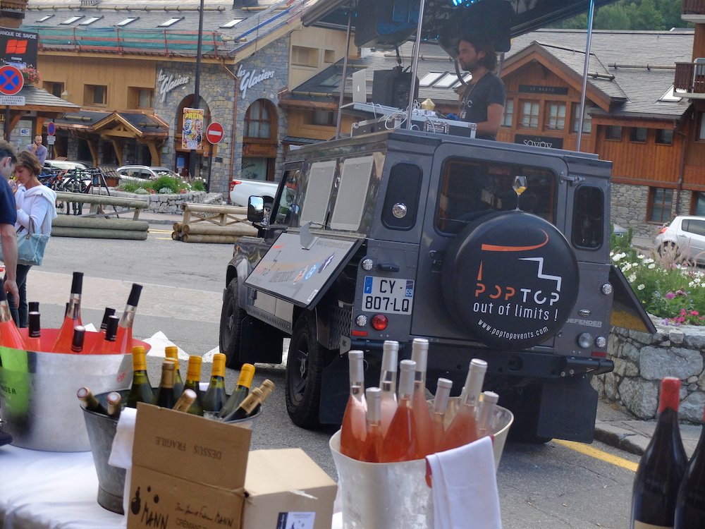PopTopEvents's tweet photo. #meribel #meribelairshow #labreuvoir #poptopevents #djtruck
@Meribel3vallees au méribel Air Show https://t.co/6mLuLws7vm