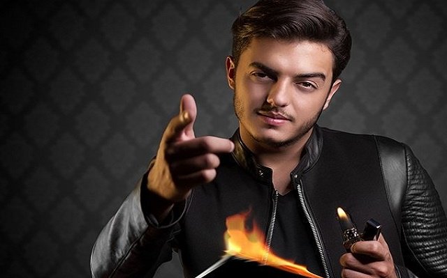 Ne7naMagazine's tweet photo. بالصوت – #رافاييل_جبور على السكة الصحيحة في أغنيته الأولى “شايف يا قلبي”
https://t.co/m3Mp4hbo3o
#شايف_يا_قلبي https://t.co/cPR0CGw9wI