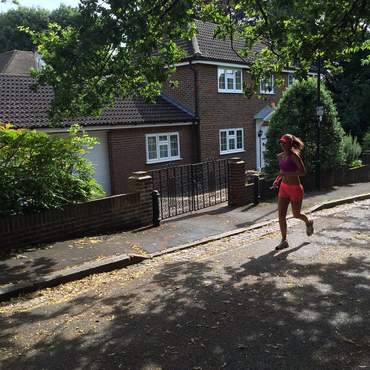 SBRBoston's tweet photo. Lean slightly forward and drive your arms when running uphill! #london #loverunning  @michaela_knespl https://t.co/RCRalPwJ6z