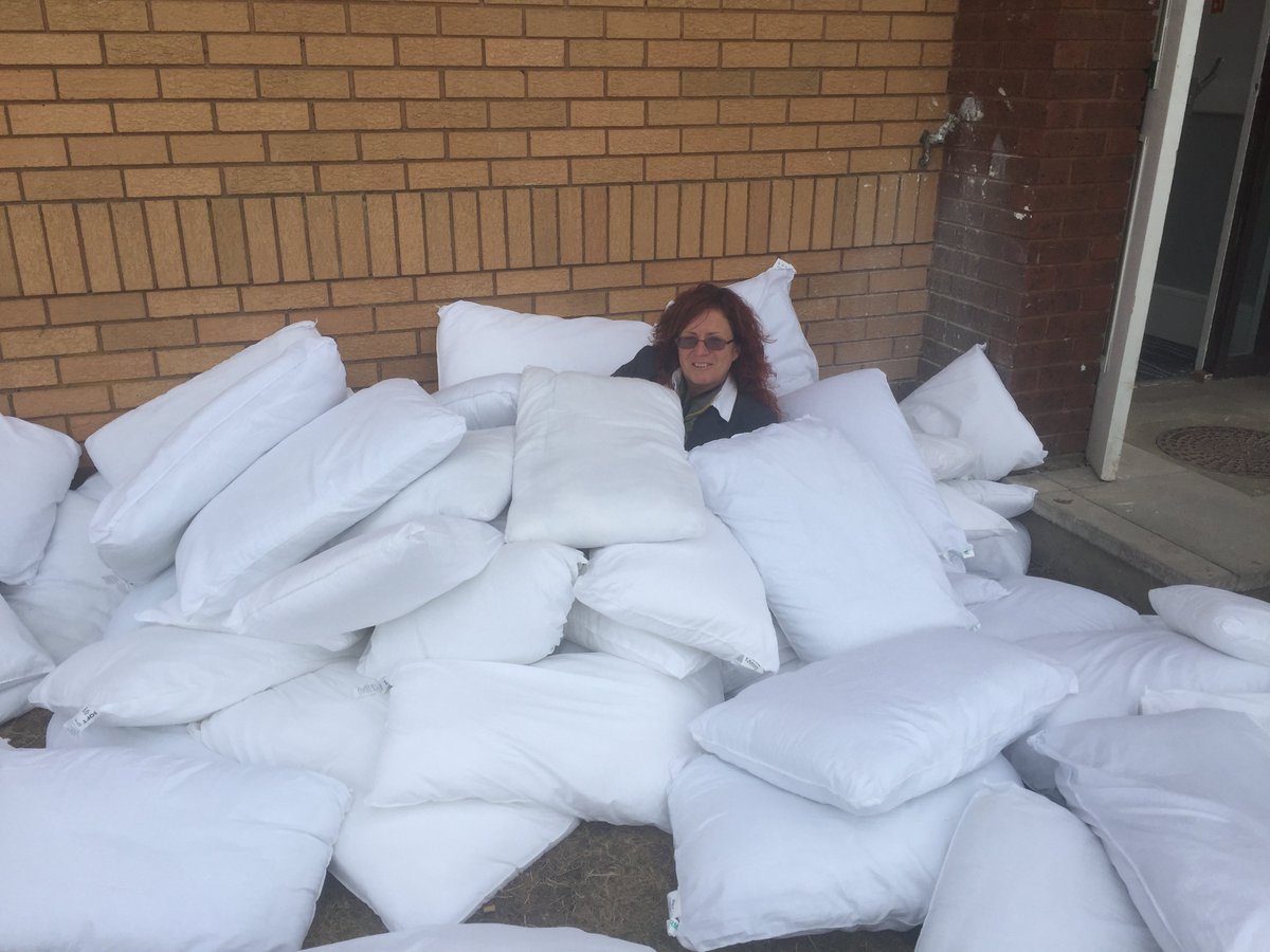 Holiday Inn Taunton On Twitter Pillow Fights All Our Pillows