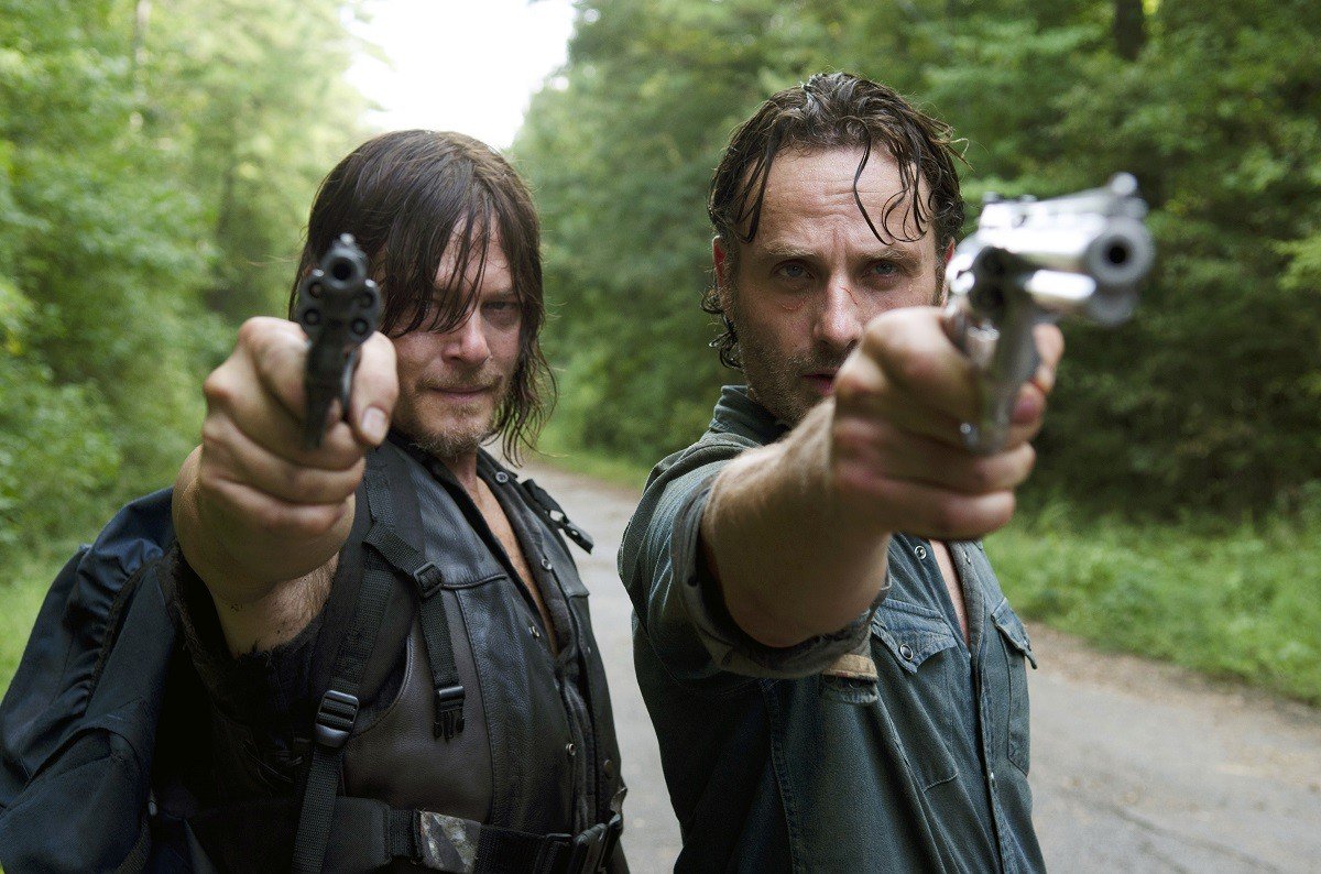 #TheWalkingDead's Norman Reedus (<a href="/wwwbigbaldhead/">norman reedus</a>) &amp; <a href="/steveyeun/">឵🕊️</a> talk pranking Andrew Lincoln bit.ly/2aaBn00