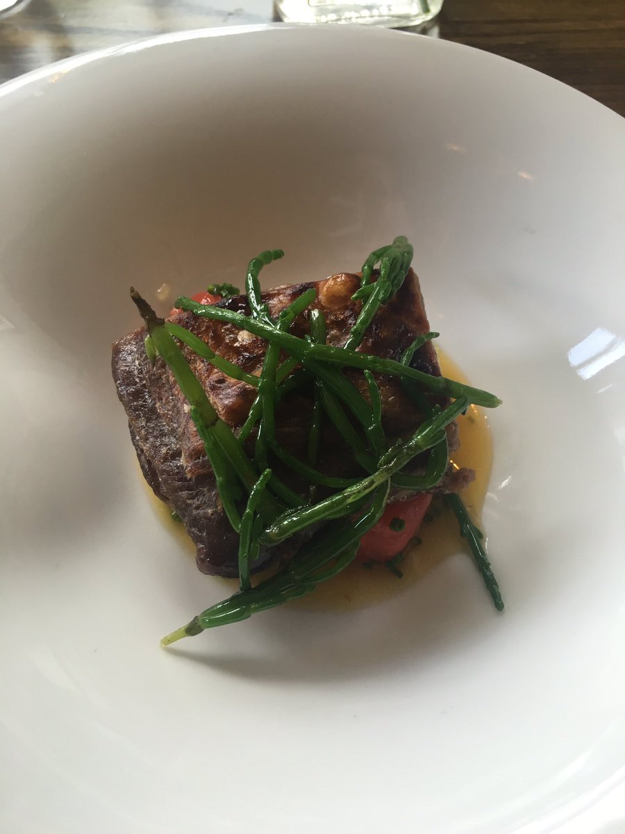 Fantastic lunch @whiteswanatfenc with @AOSeafood cheers <a href="/tomparkerchef/">tom parker</a> 👍🏻