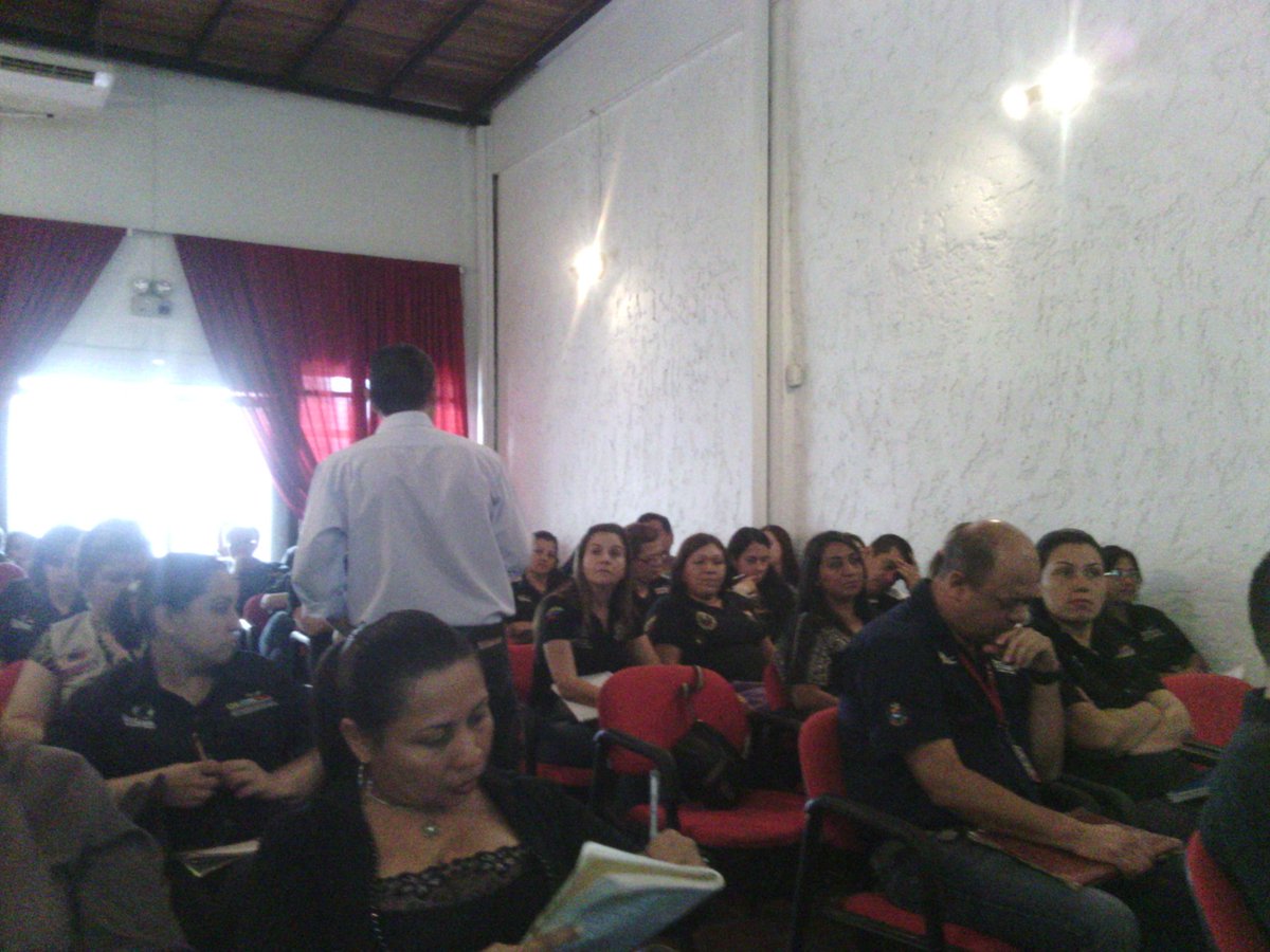 Jornada de formación a defensores en  sistematización de la experiencia educativa .<a href="/SilvaEleazarL/">Eleazar López Silva</a> .@MPPEDUCACION