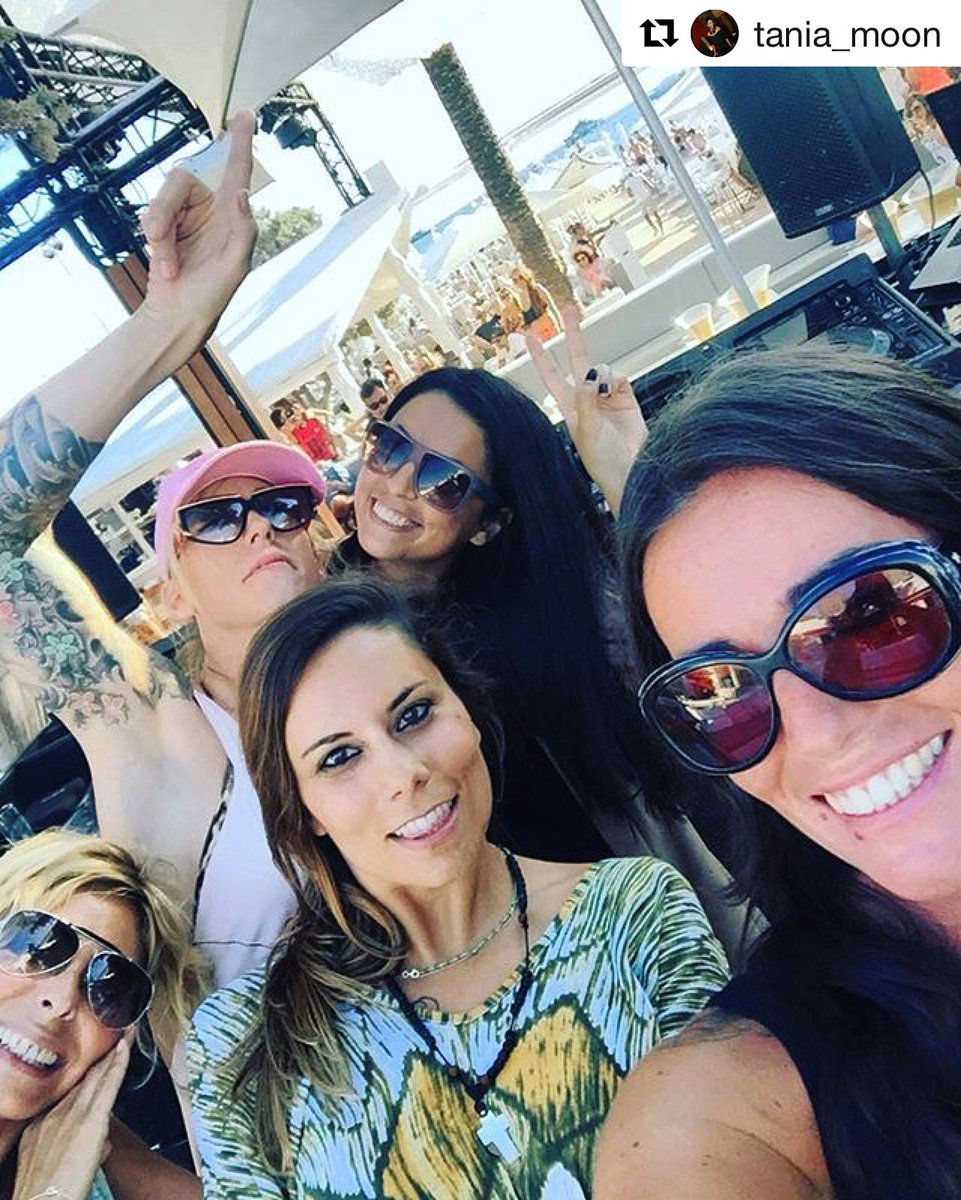 EliRojasDj's tweet photo. Yesterday! #EliRojasAndFriends at @BlueMarlinIbiza with @suzuki_suzi and @DjTaniaMoon #Djanes #Ibiza #Summer2016 🔊🎶💕 https://t.co/L6f0o5lGSh
