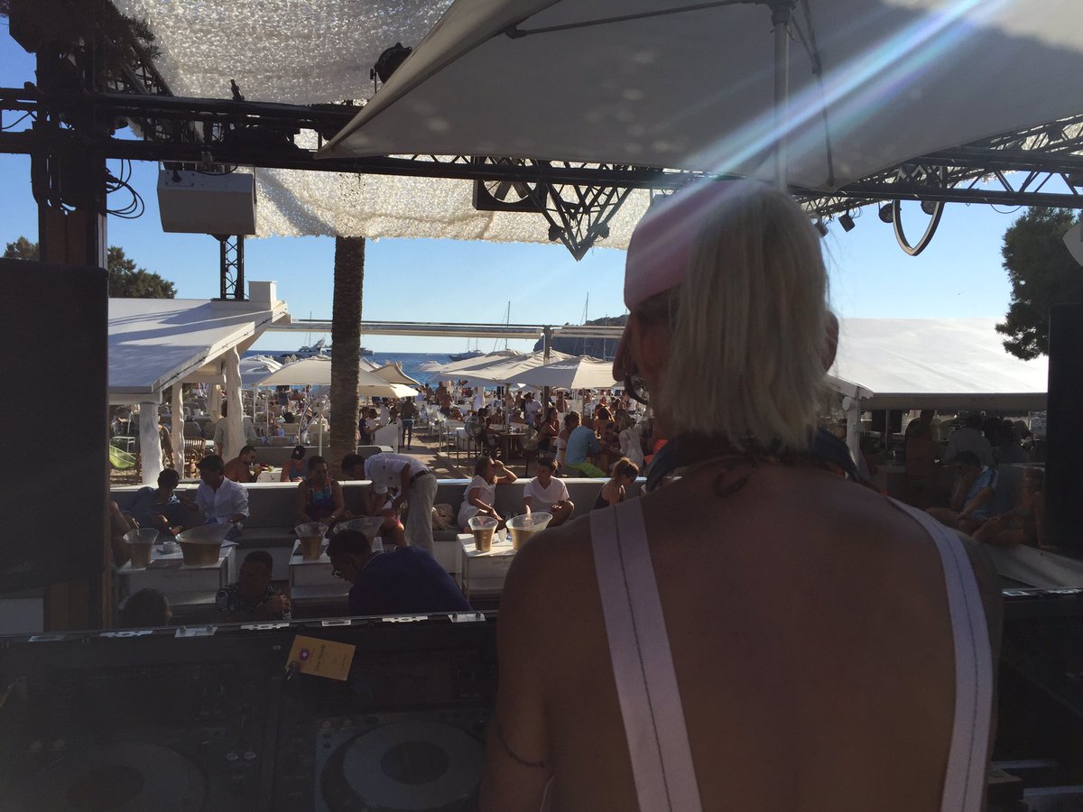 EliRojasDj's tweet photo. Yesterday! #EliRojasAndFriends at @BlueMarlinIbiza with @suzuki_suzi and @DjTaniaMoon #Djanes #Ibiza #Summer2016 🔊🎶💕 https://t.co/L6f0o5lGSh