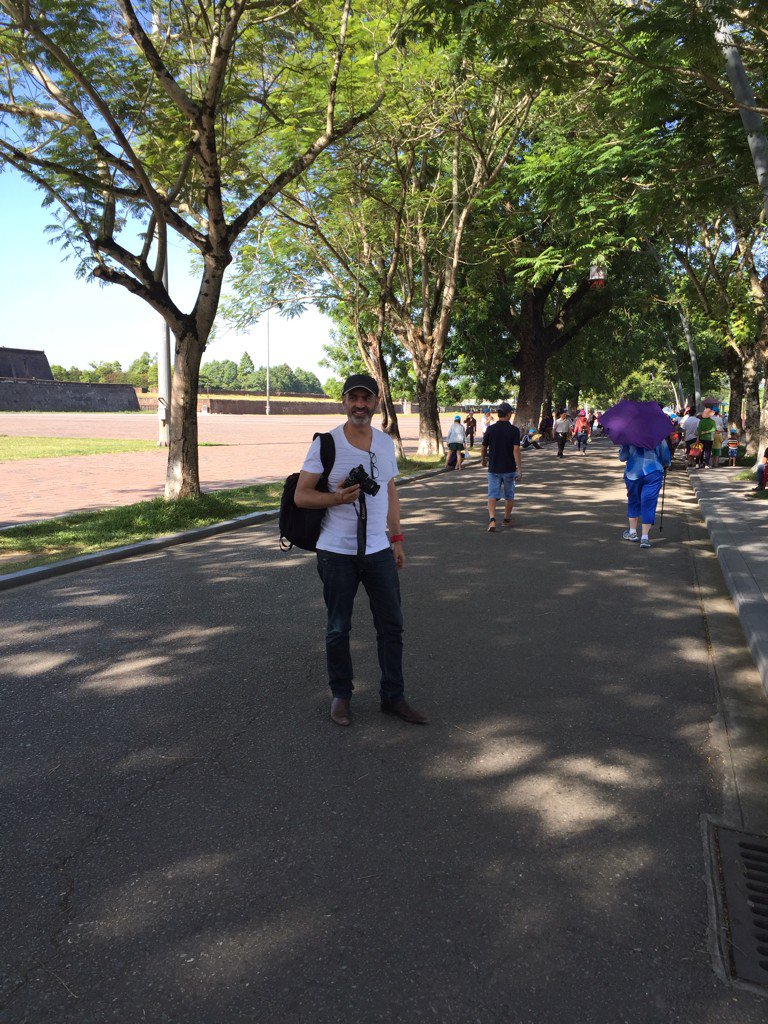SpagnoloJoe's tweet photo. Back from Vietnam. Brilliant holiday. Funny bumping into Collie MLA Mick Murray in Hanoi. #wapol #joesback https://t.co/pINutNREUN