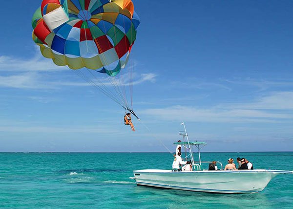 A5. I love parasailing, not a big fan of heights but I cant get enough of this. Definitely recommend #ttot
