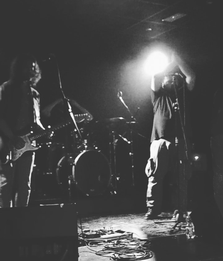 OnTwoLegsPJ's tweet photo. È stata una grande stagione di concerti, grazie alle tante persone che ci hanno seguito! Ci vediamo a Settembre! https://t.co/QOog2m0Yur