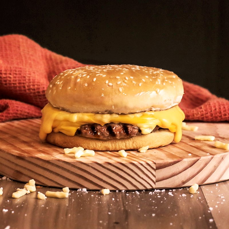 burgerkingph's tweet photo. Your messy Tuesday is just waiting to happen. 😁 #MessIsMore #4CheeseWhopper https://t.co/qWY04WCxkg
