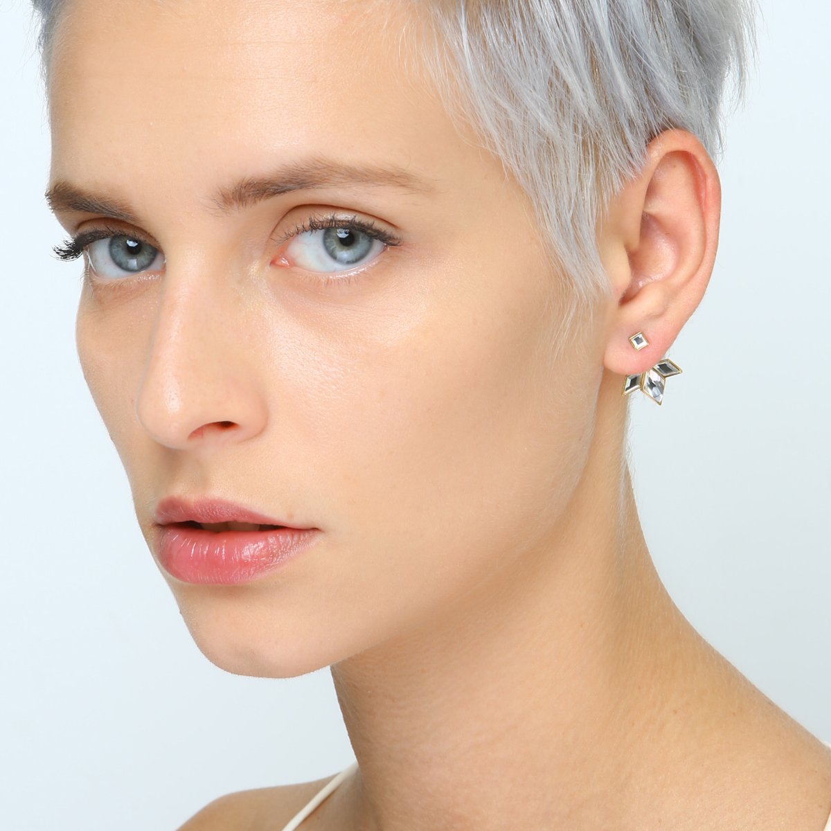ShlomitOfir's tweet photo. #Sparkle &amp; #shine this #event season with our #new blingtastic #earjacket #collection>> https://t.co/QiIBjVl8h6 https://t.co/wcj4ctriNX