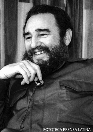 JoseCCCuba's tweet photo. #Cuba # FidelEntreNosotros #SiempreEs26 #Camaguey Como Martí, Maceo y Gómez en marcha indetenible. https://t.co/THsJMqGEuO