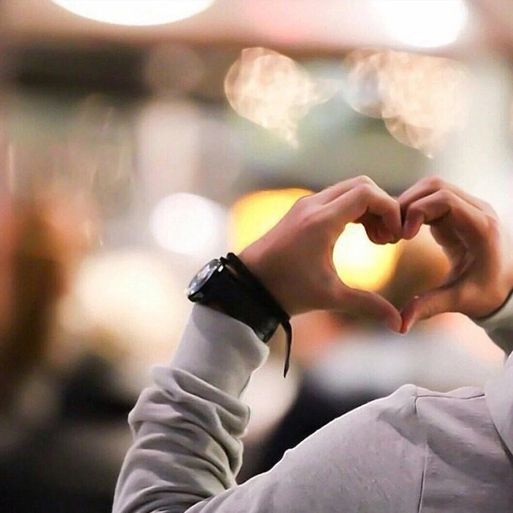 اريدك ان تفكر بي وتعشقني فليس من العدل ان نفكر بك ونعشقك انا وانت معا" دع لي جزاء منك فانا اريدك