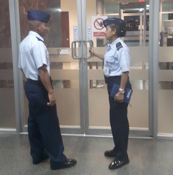 aeronavalpanama's tweet photo. Recintos aeroportuarios y áreas de carga en permanente vigilancia por unidades de Policía Aeronaval #SENANContigo https://t.co/rmUsIxtt7K