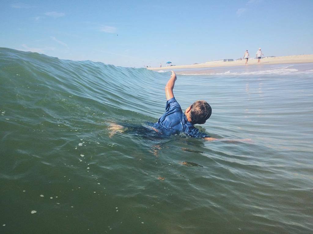 Laurengayeski's tweet photo. Catching waves. #inoceansdeep #candidchildhood #childhoodunplugged #gromlife #beachboy https://t.co/agLOinZ3cp https://t.co/7uFLWHLr3N