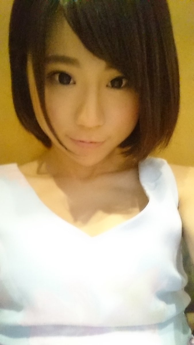 久野せいな10月10日名古屋アミューズ撮 on X: 今日はお買いものにいってきました(*^^*)✨ 水着可愛いやつかいました❤❤  着るの楽しみだなー✨ t.coJQwaeKM2AG  X