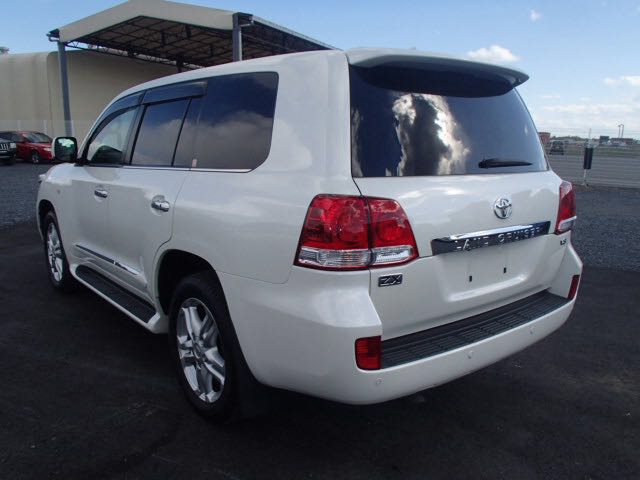 autoholicsltd's tweet photo. #Powermachines #Landcruiser V8, with full options, KCG, cost - 7.2M
Get us on autoholicslimited@yahoo.com https://t.co/AG4IGtbb0T