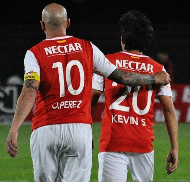 StevGuerrero's tweet photo. "Tanta historia escrita y una por escribirse." Cracks . #Chipakero #KevinSalazar. 
@SantaFe.
Tomada de @instagram https://t.co/8984Km3ZzC