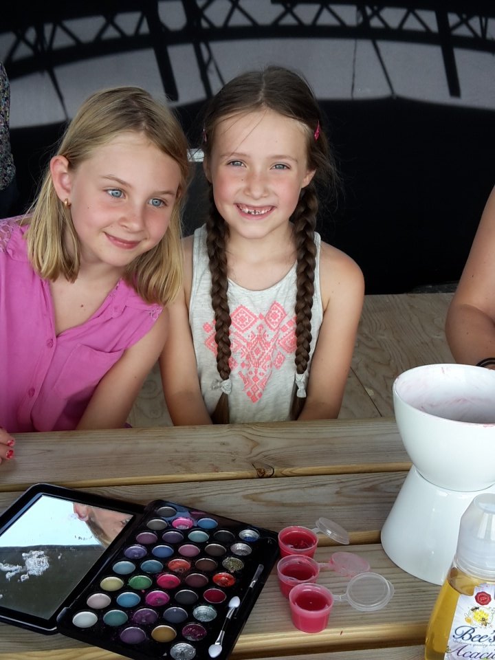 Je eigen lipgloss maken op DAK Schalkwijk. Wie wil dat nou niet?