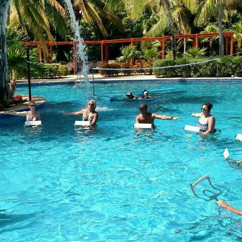 GwinsTravel's tweet image. Good morning from #rivieramaya! #Valentin #poolbiking
