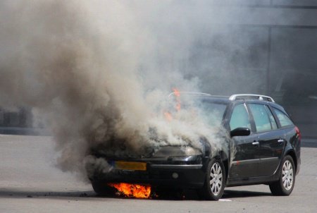 ideal_nl's tweet photo. kleine brandblusser in spray #schuimblusser #voertuigen zoals #leaseauto #camper #caravan > https://t.co/oDMsI6vhxQ https://t.co/d8ooraBmeL