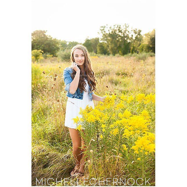 shellchernock's tweet photo. 💛 Just beautiful! 💛 @kenziebeyer #mcpseniors #chernockphoto #mcpstudio #toledophotographer… https://t.co/vMlAPpBxyh https://t.co/dprimoMwaU