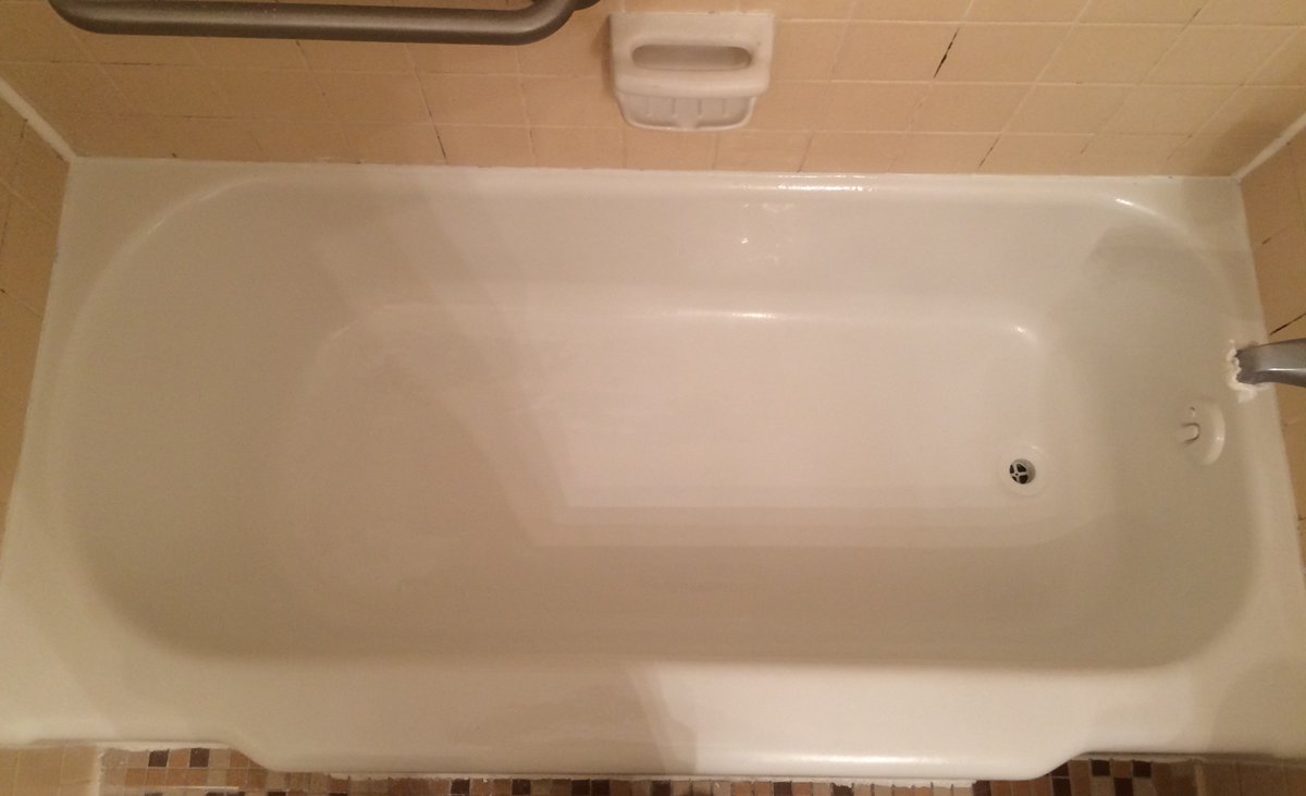 MiraclemethodGA's tweet image. Miracle Method can make your bathtub look new again. call 706-813-4338 to schedule a free estimate.