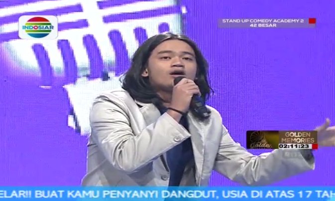 Indosiar's tweet photo. Bagaimana menurut kamu penampilan @ilhamabayy sang mantan model? #StandUpAcademy2 https://t.co/DgSHt6jjBy
