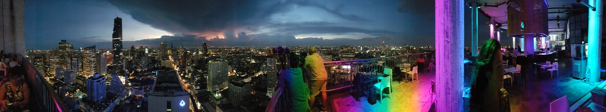 ramjek's tweet photo. View from Cloud 47, Bangkok #cloud47 @cloud47 #bangkok https://t.co/5UXr3RvnZo