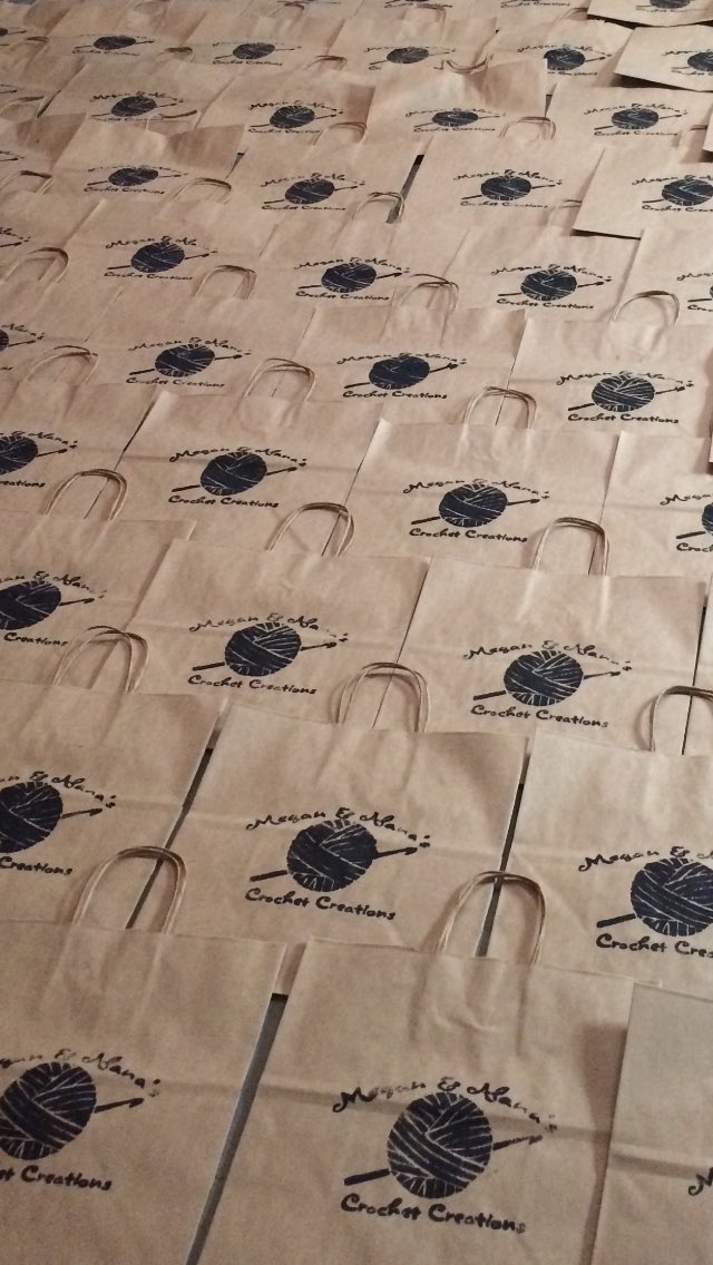 MeganAlanaCC's tweet photo. #Busy #MondayMorning for Alana #painting #logo #marketready #shoppingbag #diy #shefigureditout #stencilart https://t.co/fqQY3cvxGS