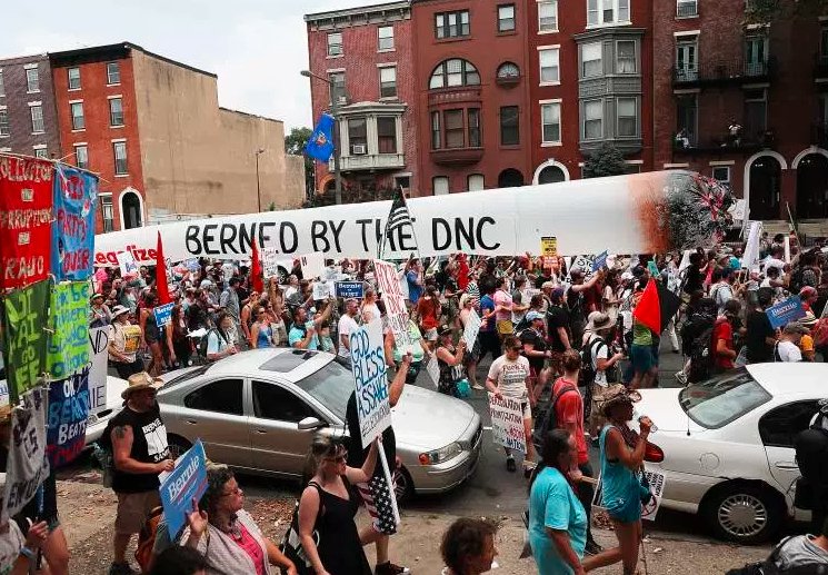 RoseAnnDeMoro's tweet photo. If you're in Philly: @DemSpring Next Steps Training on 7/28 3PM at @ArchStreetUMC https://t.co/qeHTbJNNzf #DemsinPHL https://t.co/r6SOwpRquX