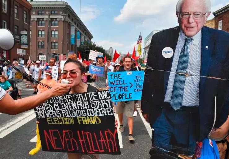 RoseAnnDeMoro's tweet photo. If you're in Philly: @DemSpring Next Steps Training on 7/28 3PM at @ArchStreetUMC https://t.co/qeHTbJNNzf #DemsinPHL https://t.co/r6SOwpRquX
