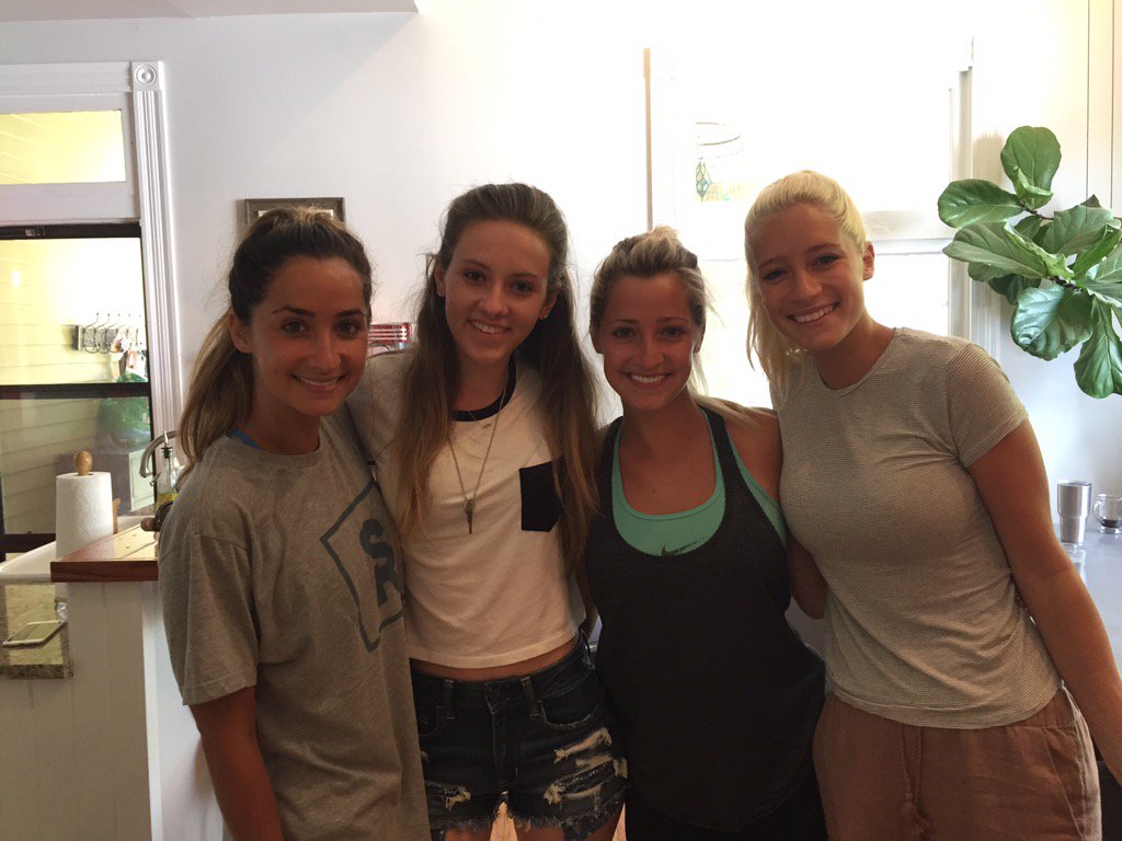 MaggieBaugh's tweet photo. Wrote with the Amazing Sister C today 😊💙 @OfficialSisterC #blueroomsession https://t.co/vEv1bsBJf0