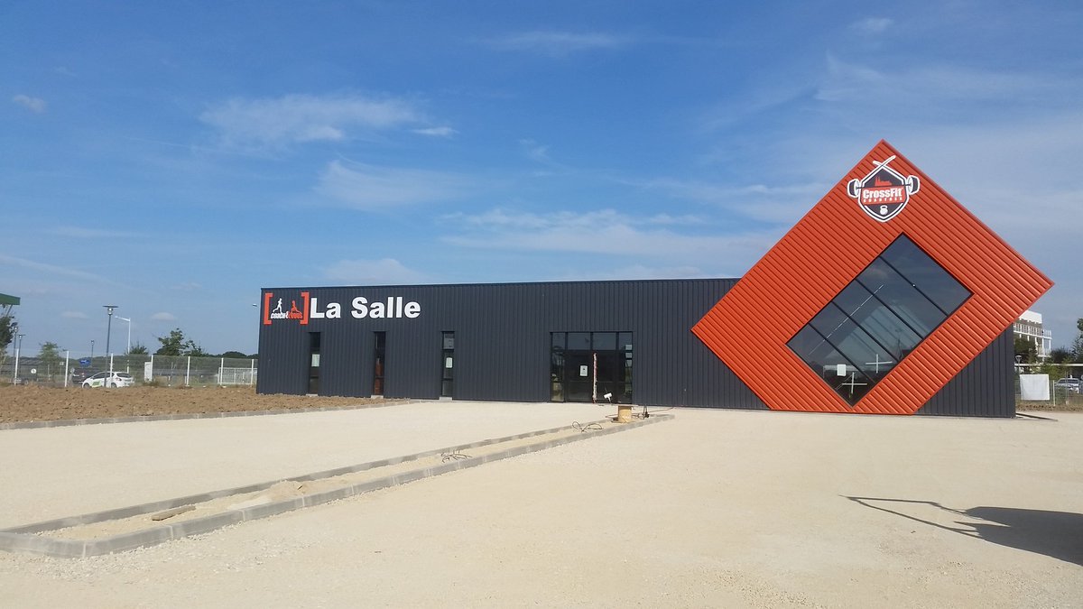 coachetvous28's tweet photo. #Jmoins3 avant réception du bâtiment #OnLacheRien merci à nos partenaires artisans et notamment #EtienneDazardetFils https://t.co/Ycbs4zWqRK