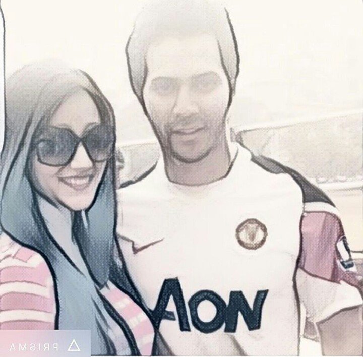 Varun_Kingdom's tweet photo. Varun Dhawan with Fan.
#3DaysToDishoom https://t.co/i2SwtnWDF8