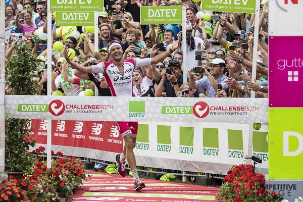 ICYMI: Images of Jan Frodeno's 7:35:39 Challenge Roth performance - the fastest 140.6 ever  triathlon.competitor.com/2016/07/photos…