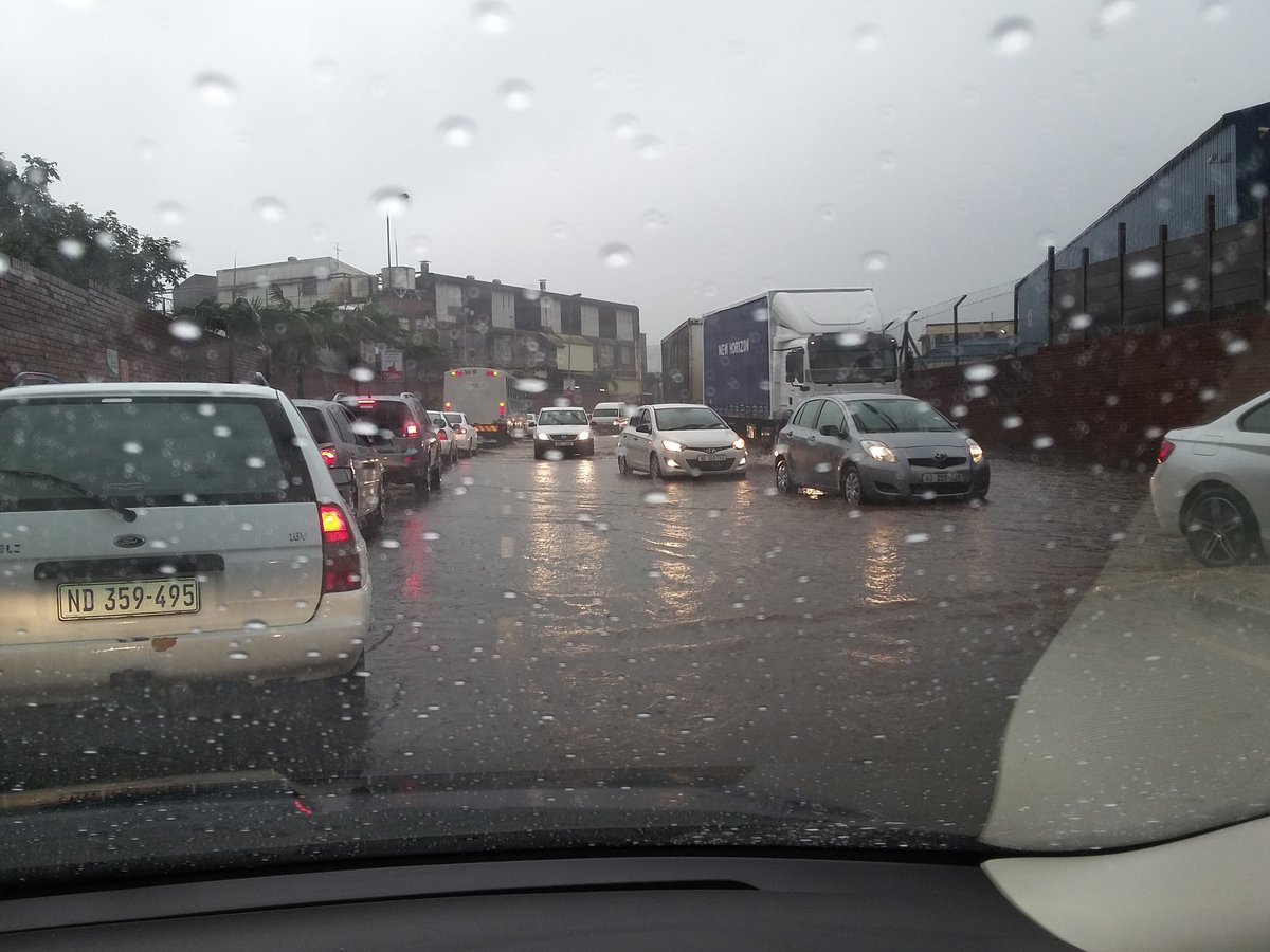 hunt4kzn's tweet image. Quality Road totally flooded #trafficguy
