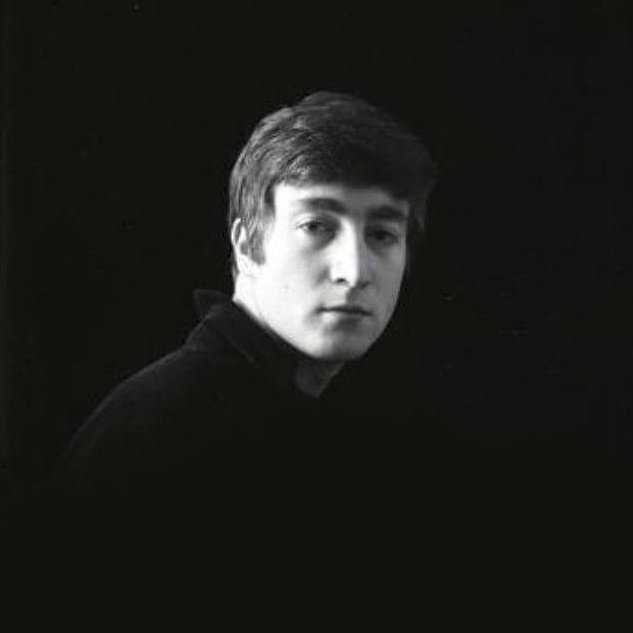 John Lennon dipotret oleh Astrid Kicherr 1962 (admin masih bingung)

-sgtpeppers