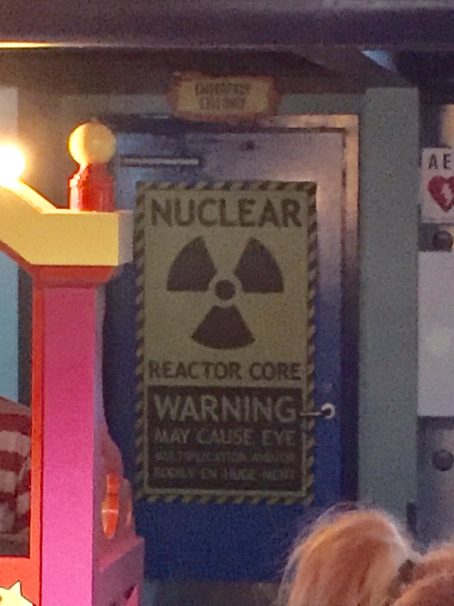 mason_oberheu's tweet image. I think the Simpsons ruined the nuclear industry #Oberjoyed #ItsNotGreenItsBlue #IdBeDead