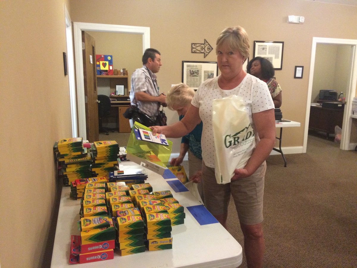 Calvary_Home's tweet photo. We have our volunteer force packing schools supplies bags for our event tonight for local foster care families! https://t.co/RHHpKFSNz0