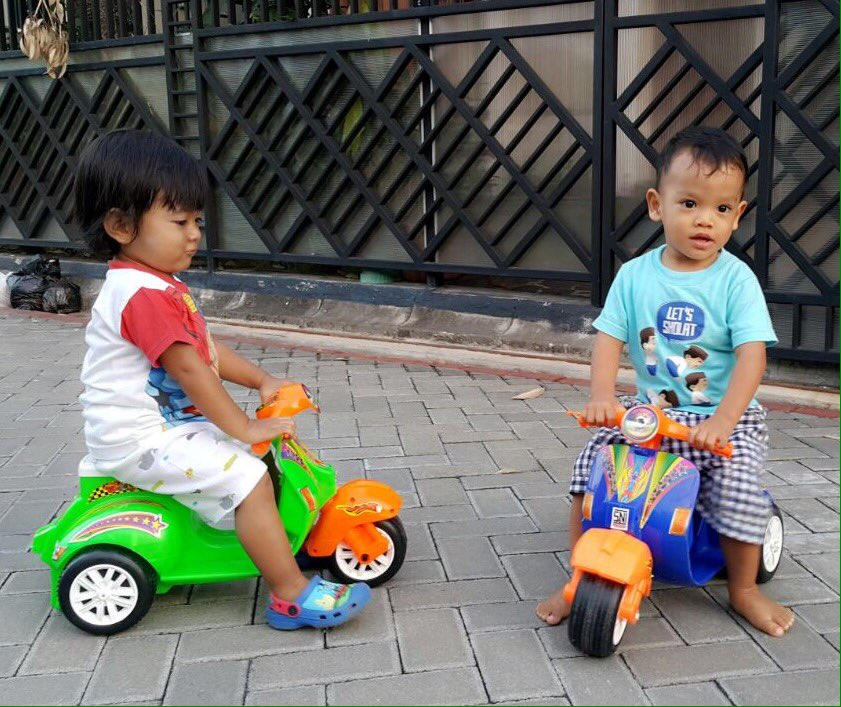 tri_paramita's tweet photo. Geng motor jalimbar 😂😆😂 https://t.co/GqEoOUDf1O