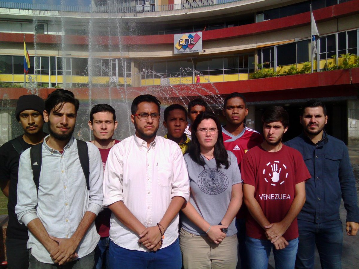 HayberF's tweet photo. Desde el CNE en nombre de la juventud venezolana exigimos a la rectora Lucena pronunciarse ante el país #26Jul https://t.co/KkMwPR8MNY