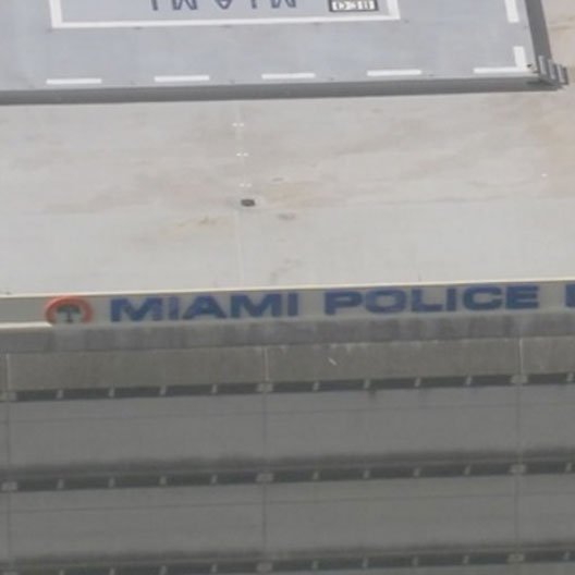 Here is what we know about evacuation of @MiamiPD downtown station bit.ly/2a6TFOl?utm_me… https://t.co/BGygq0IUQR