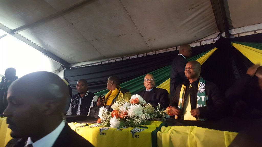 MYANC's tweet photo. President Jacob Zuma welcomed by thousands in Inchanga, ward 4 of eThekwini, during a mini rally https://t.co/Trtzw3okz1