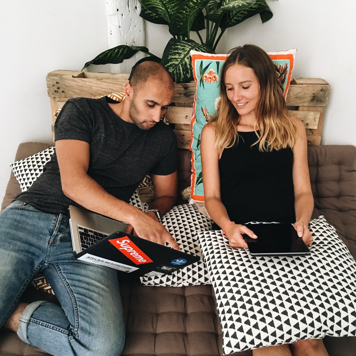 ___n3rd___'s tweet image. Quand le boss fait des réu avec sa team... #OKLM #Startup